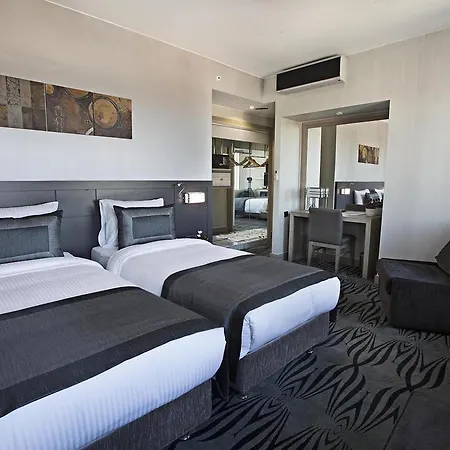 Akoni Hotel 3*