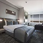 Hotel Akoni 3*