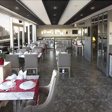Hotel Akoni