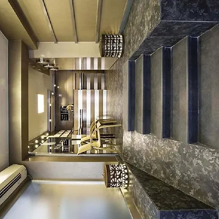 Akoni Hotel 3*