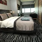 Hotel Akoni 3*