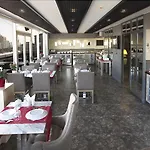 Hotel Akoni